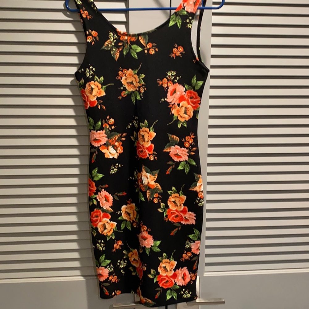 Rose print sleeveless minidress